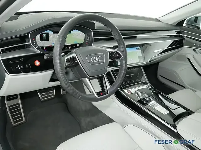 Audi S8