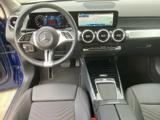 Mercedes-Benz GLB 220