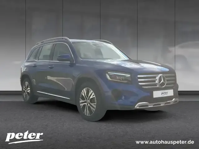 Mercedes-Benz GLB 220