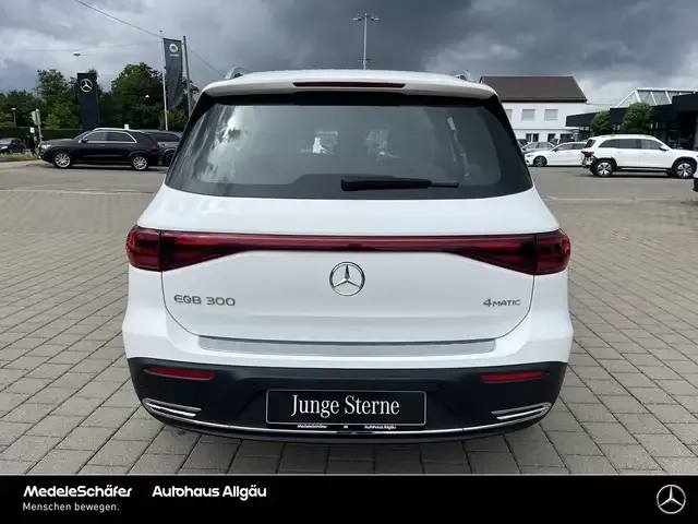 Mercedes-Benz EQB 300