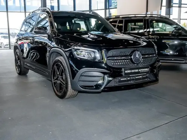 Mercedes-Benz GLB 200