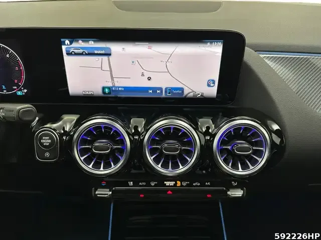 Mercedes-Benz GLA 220