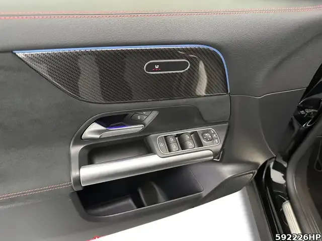 Mercedes-Benz GLA 220