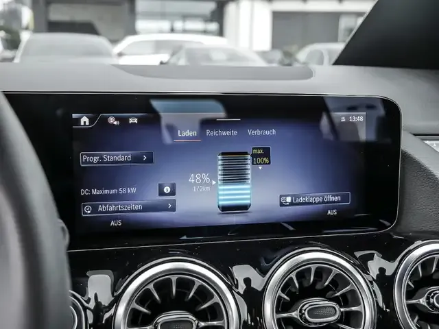 Mercedes-Benz EQA 300
