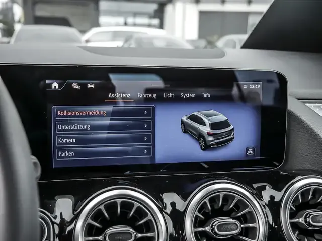Mercedes-Benz EQA 300