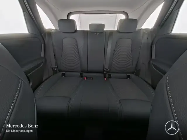 Mercedes-Benz B 220