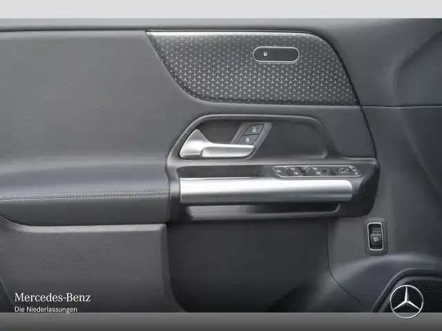Mercedes-Benz B 220