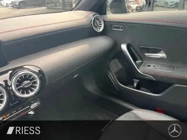 Mercedes-Benz CLA 35 AMG
