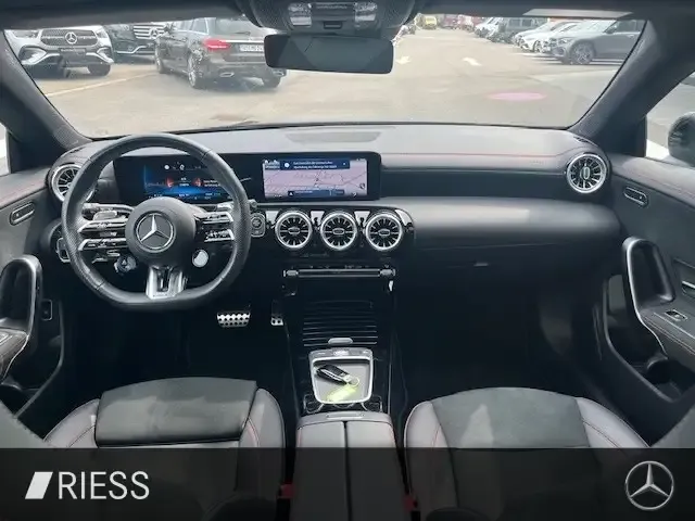 Mercedes-Benz CLA 35 AMG