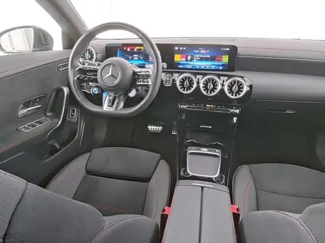 Mercedes-Benz CLA 35 AMG