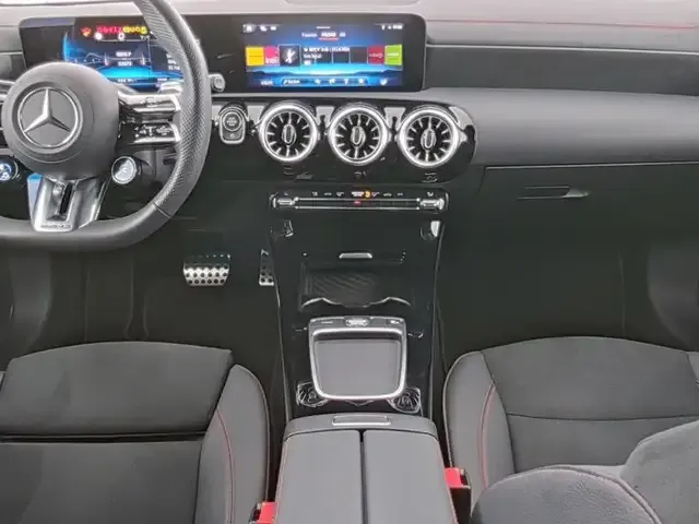 Mercedes-Benz CLA 35 AMG