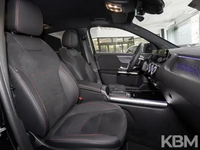 Mercedes-Benz GLA 220