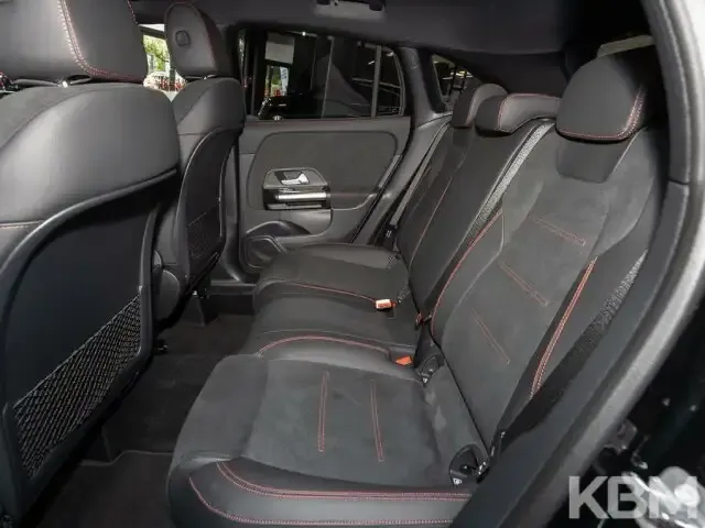 Mercedes-Benz GLA 220