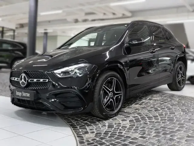 Mercedes-Benz GLA 220