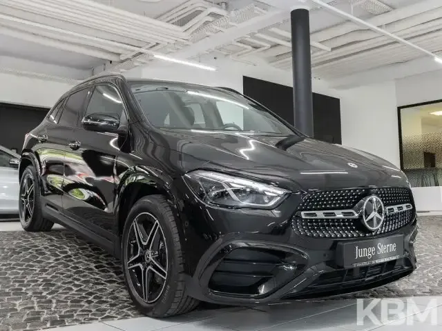 Mercedes-Benz GLA 220
