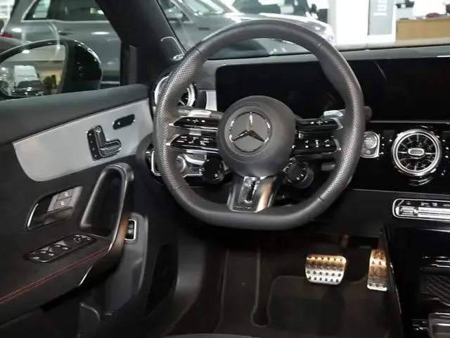 Mercedes-Benz A 35 AMG