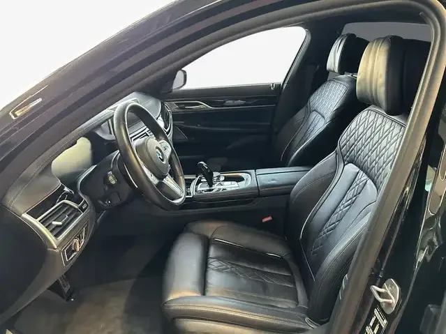BMW 740