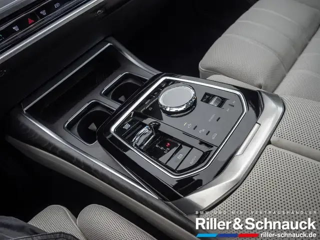 BMW 740