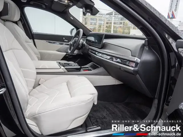 BMW 740