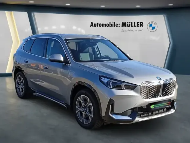BMW iX1
