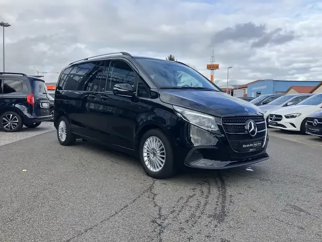 Mercedes-Benz V 220