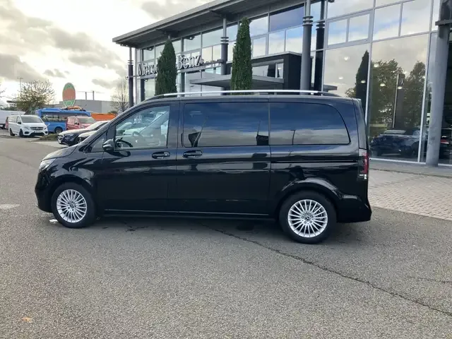 Mercedes-Benz V 220