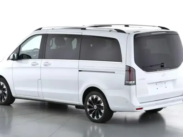 Mercedes-Benz V 220