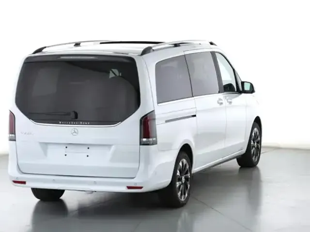 Mercedes-Benz V 220