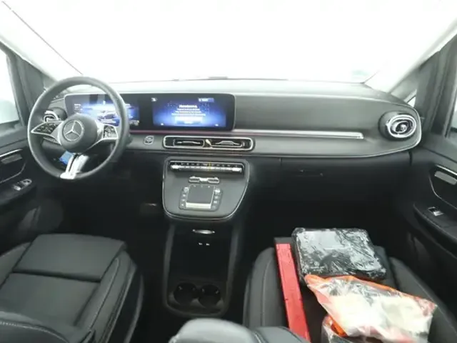 Mercedes-Benz V 220
