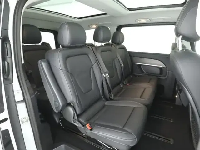 Mercedes-Benz V 220