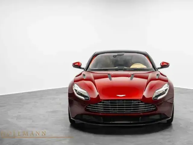 Aston Martin DB11
