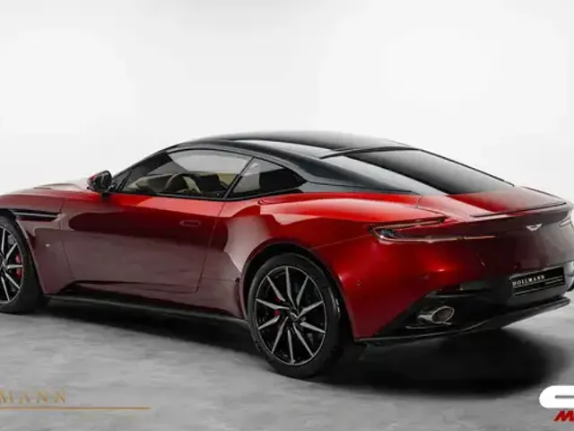 Aston Martin DB11