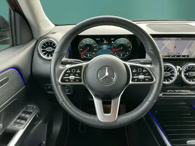 Mercedes-Benz GLB 180