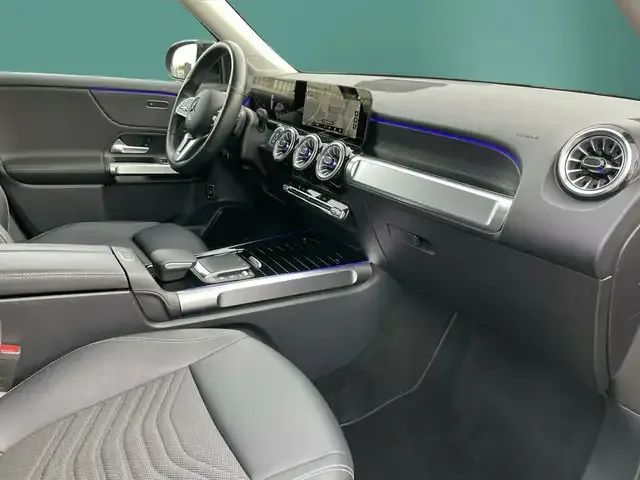 Mercedes-Benz GLB 180