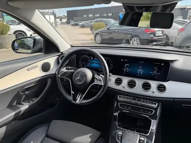 Mercedes-Benz E 220