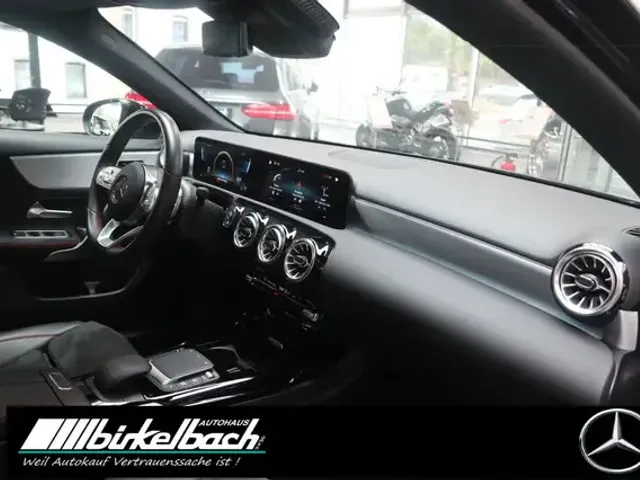 Mercedes-Benz A 35 AMG
