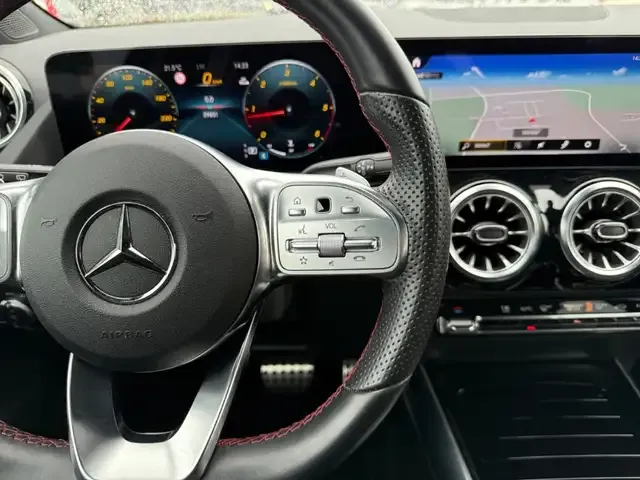 Mercedes-Benz GLA 200