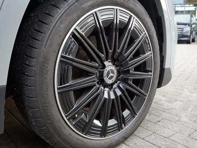 Mercedes-Benz GLA 180