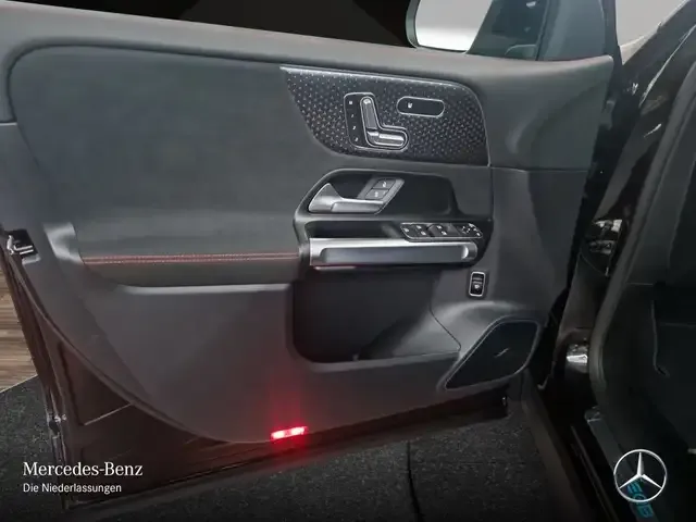 Mercedes-Benz EQB 300