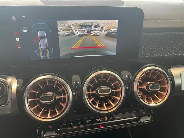 Mercedes-Benz EQB 300