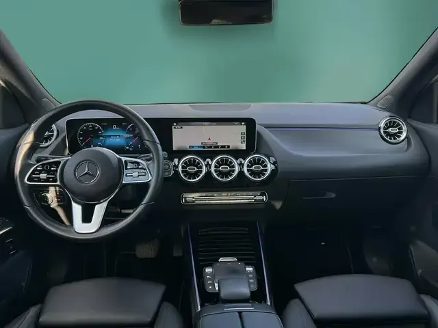 Mercedes-Benz GLA 220