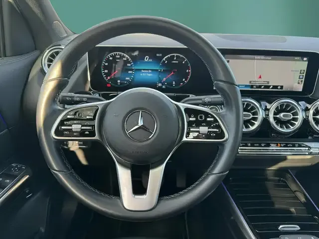 Mercedes-Benz GLA 220