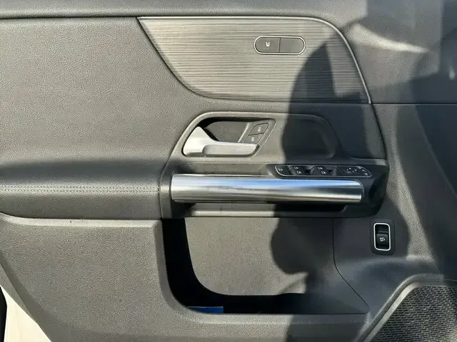 Mercedes-Benz GLA 220