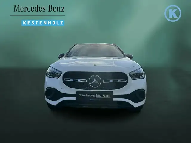 Mercedes-Benz GLA 220