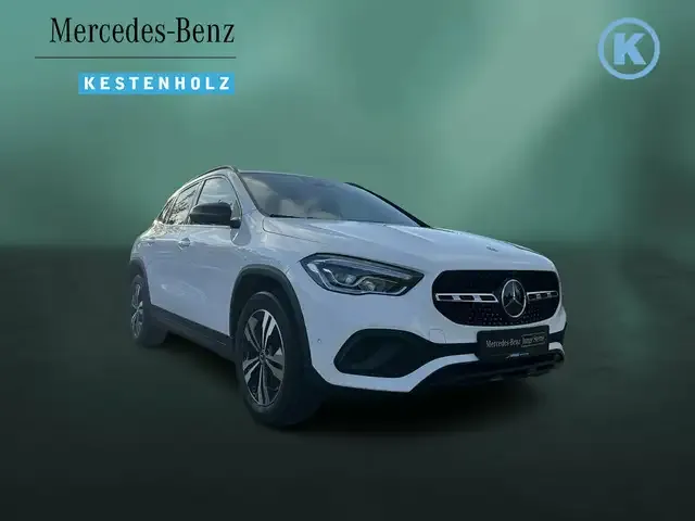 Mercedes-Benz GLA 220
