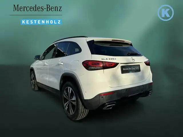 Mercedes-Benz GLA 220