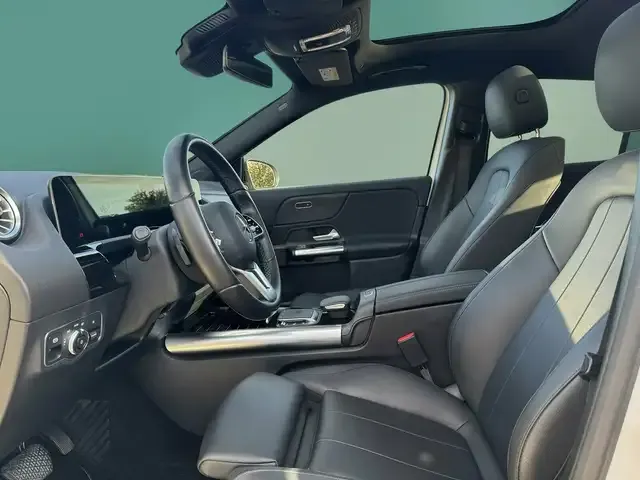 Mercedes-Benz GLA 220