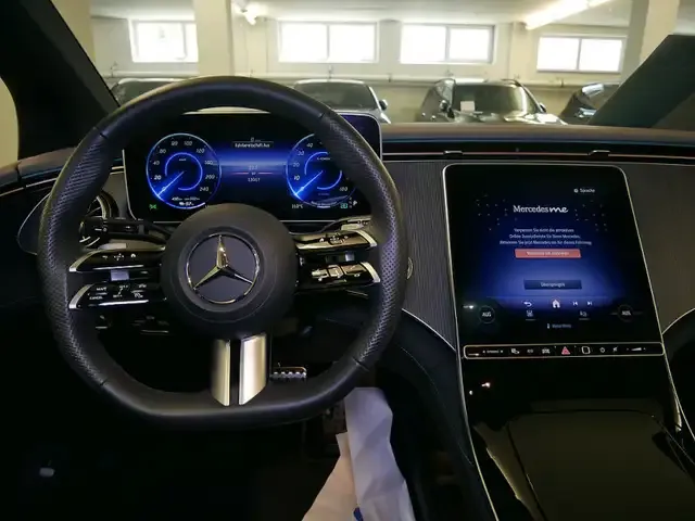 Mercedes-Benz EQE 300