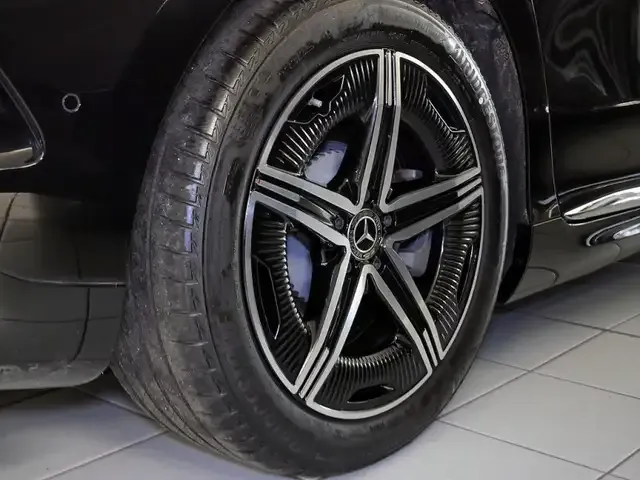 Mercedes-Benz EQE 300