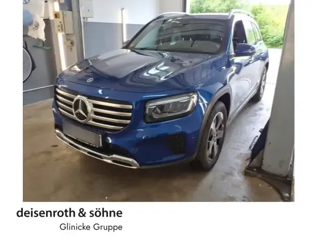 Mercedes-Benz GLB 220